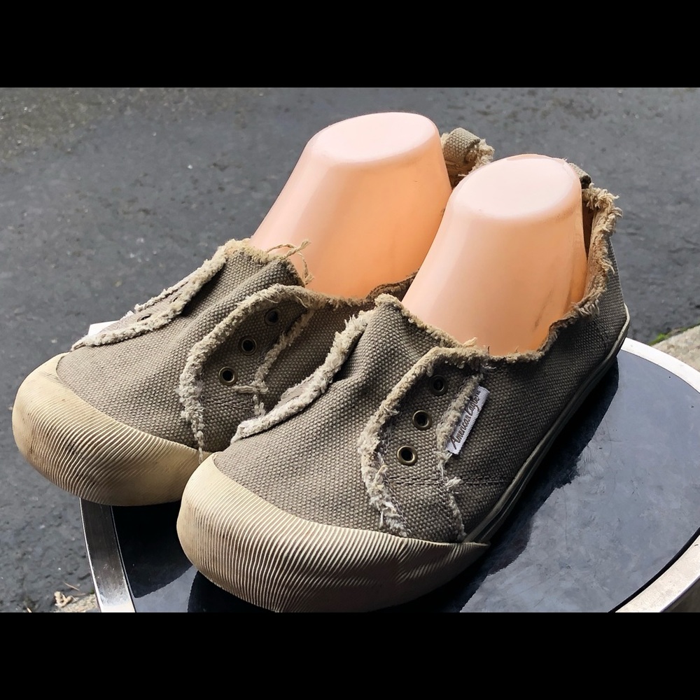 American Eagle Women’s Khaki Canvas Slip On Shoes Size 10